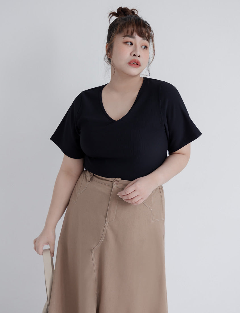 Pobra. Airy Ribbed V-Neck Short Sleeve Plus Size Bratop