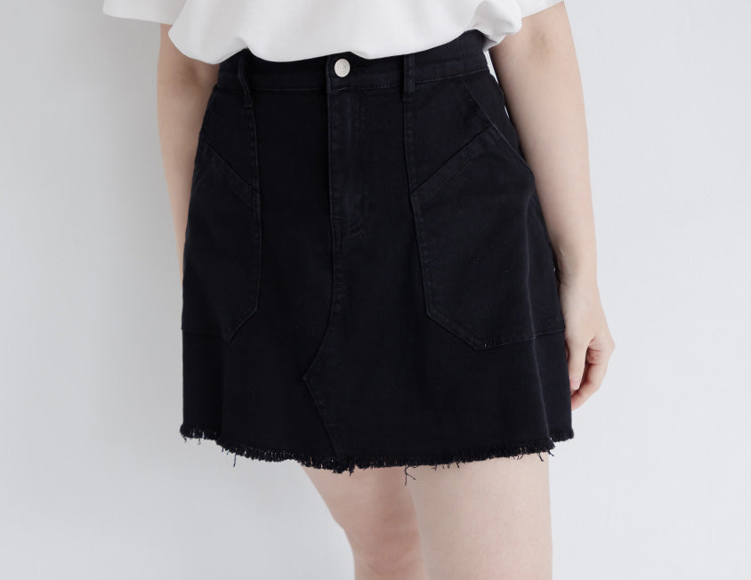 Pocket Twill Cotton Frayed Hem Plus Size Mini Skirt (With Inner Shorts)