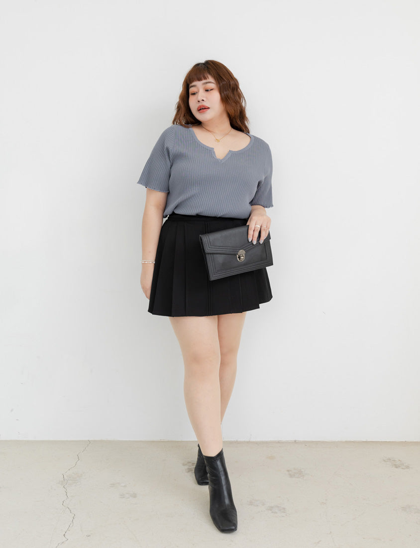 MISS. Essential Wavy Edge Plus Size Knit Top