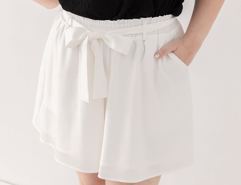 Floral Ruffled Elastic Waist Flowy Plus Size Mini Skort  (With Waist Tie)