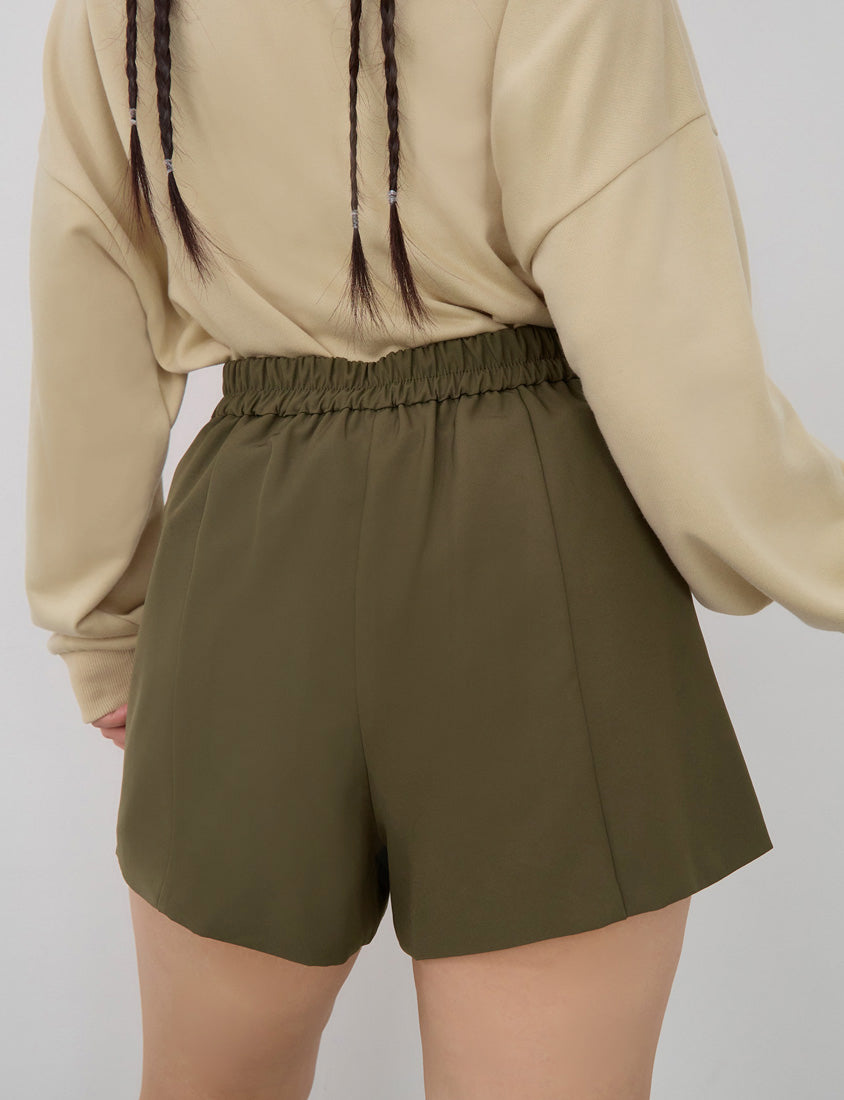 Versatile Center Stitch Plus Size Tailored Shorts