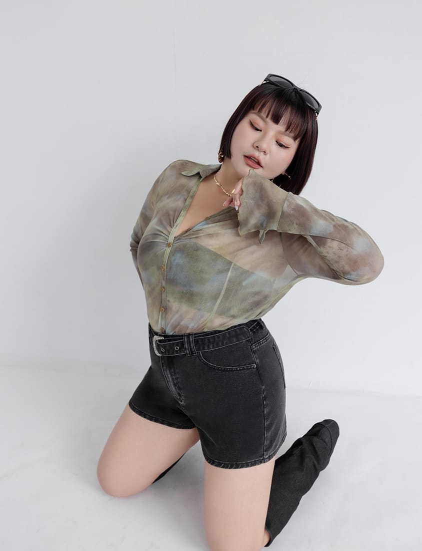 MUA! Sexy Statement Wash Plus Size Denim Shorts (With Belt)