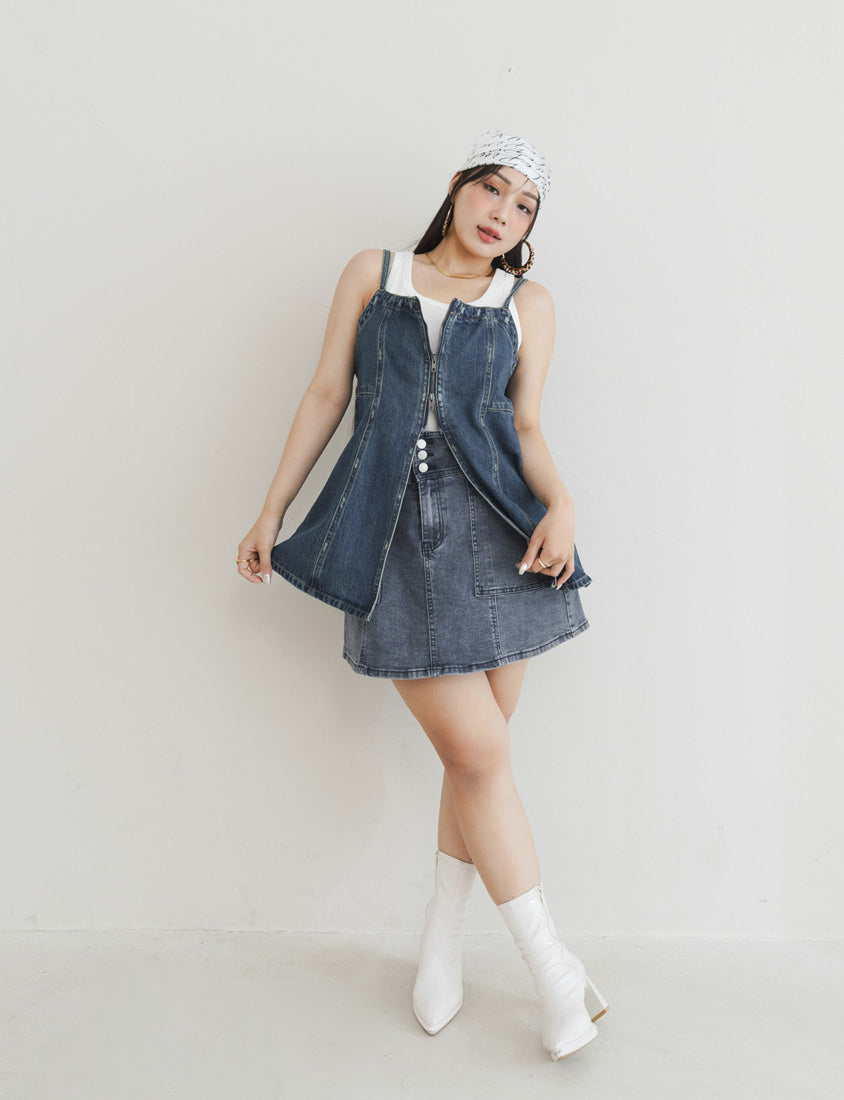 MUA! Distressed Zip-Up Convertible Plus Size Denim Vest