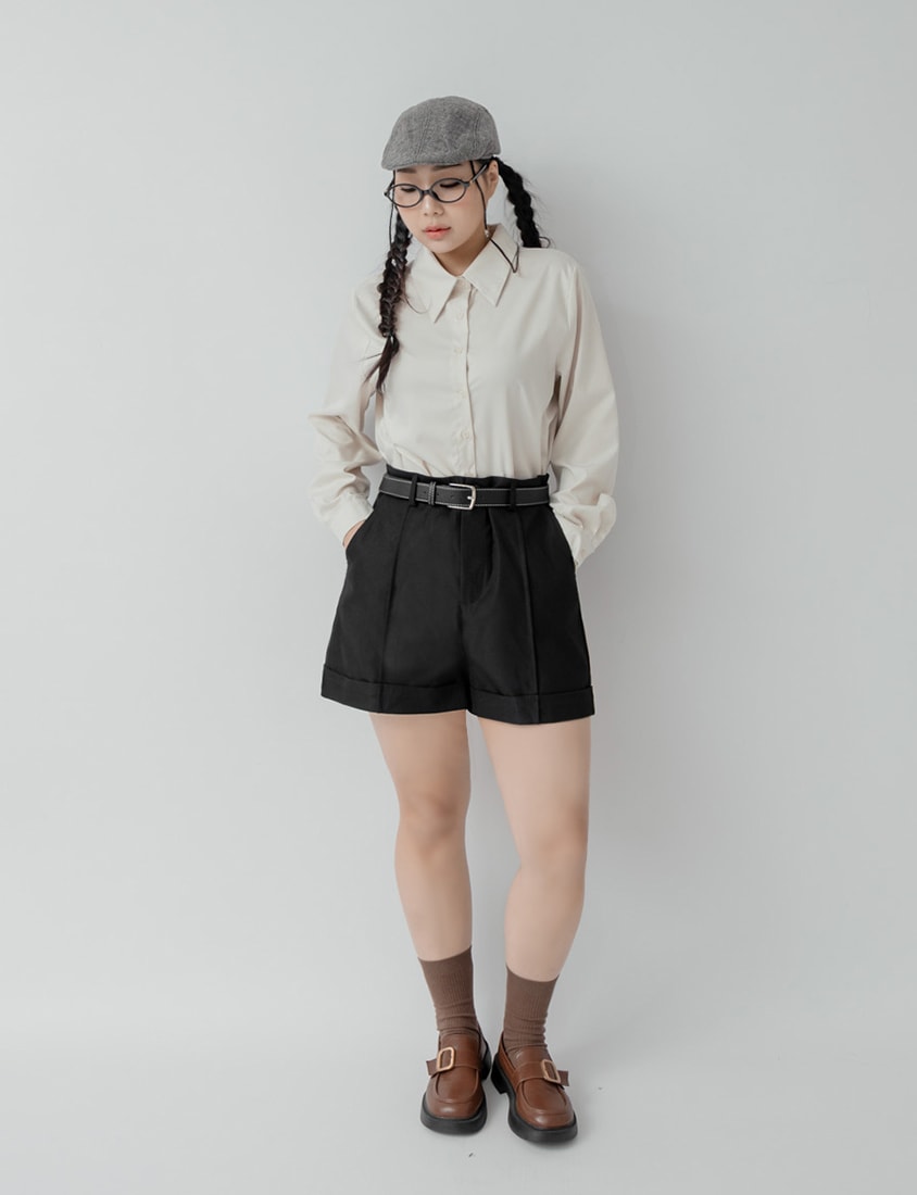 Elastic Back Waist Structured Cuffed Plus Size Shorts (With Belt)