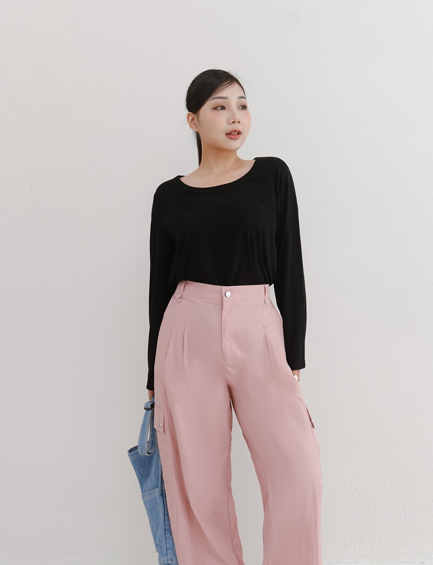 U-Neck Slim Fit Plus Size Long Sleeve Tee