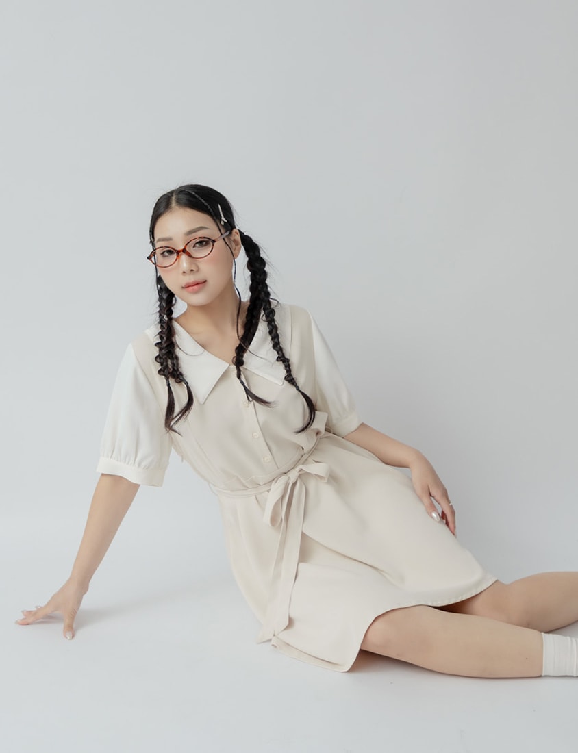 Layered-Look Contrast Collar Plus Size Mini Dress (with Belt)