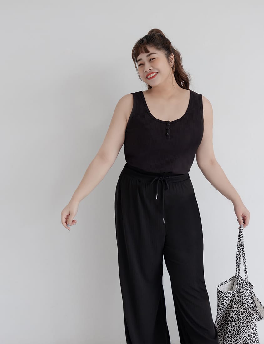 Basic U-Neck Ribbed Button Plus Size Tank Top