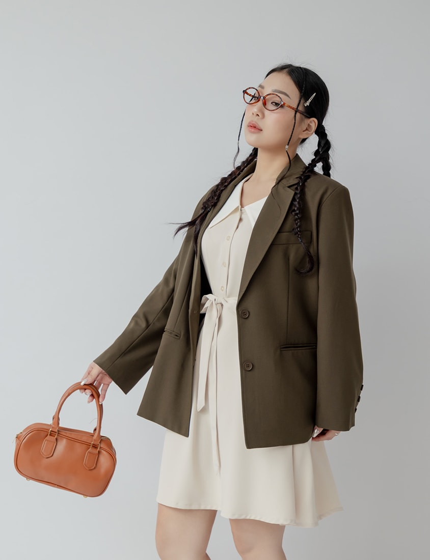 Minimal Versatile Plus Size Tailored Blazer