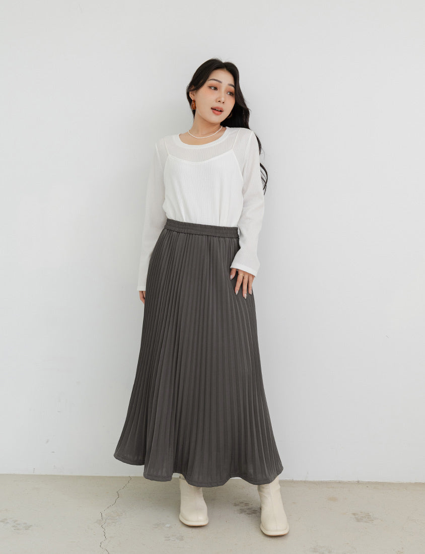 MISS. Fairy Pleated Elastic Waist Plus Size Maxi Skirt