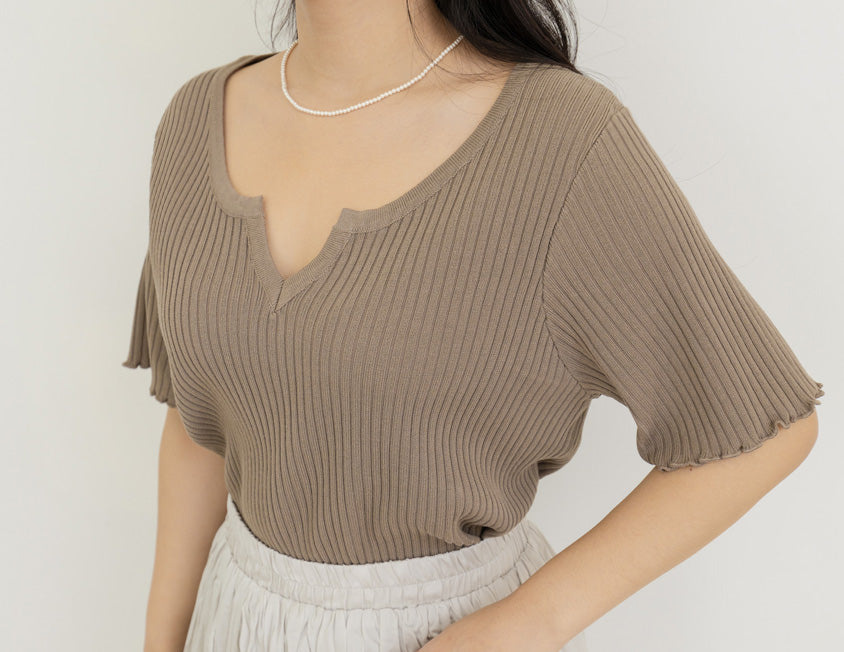 MISS. Essential Wavy Edge Plus Size Knit Top
