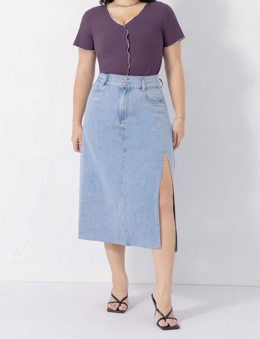 MUA! V-Neck Contrast Lettuce-Edge Plus Size Short Sleeve Top
