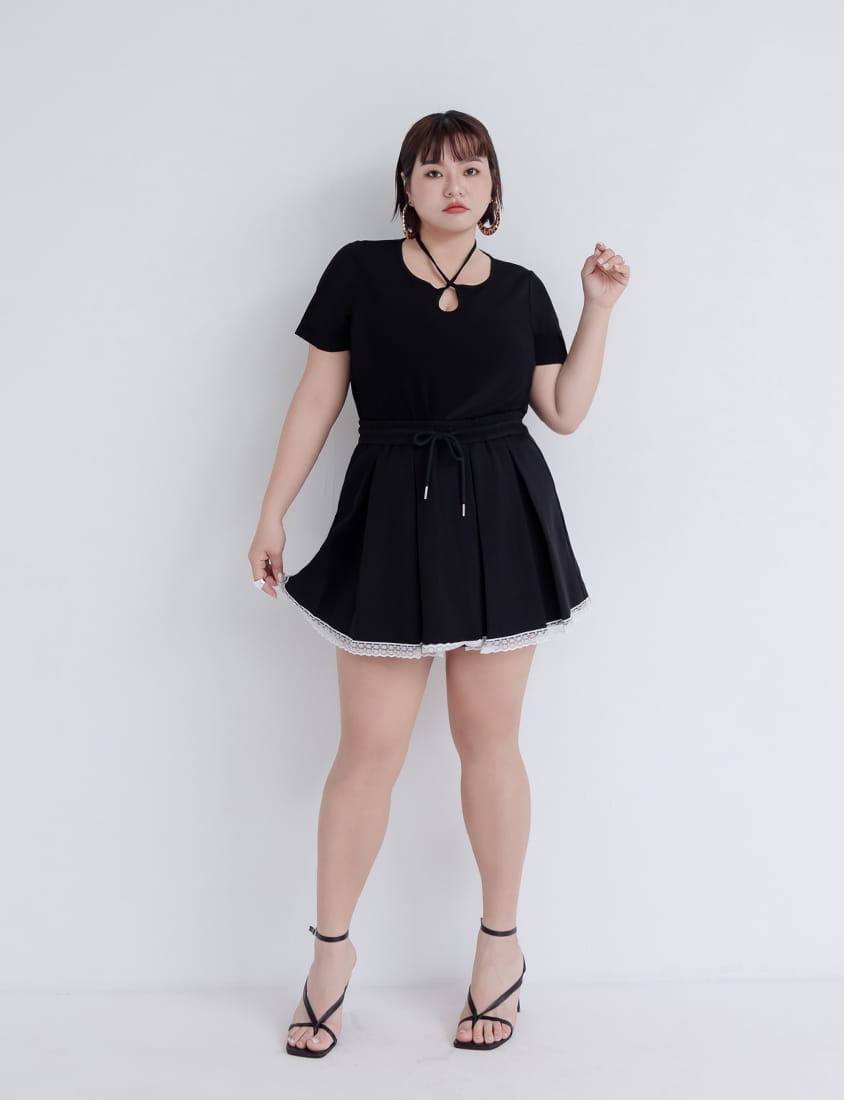MUA! Space Cotton U-Neck Tie-Front Plus Size Top