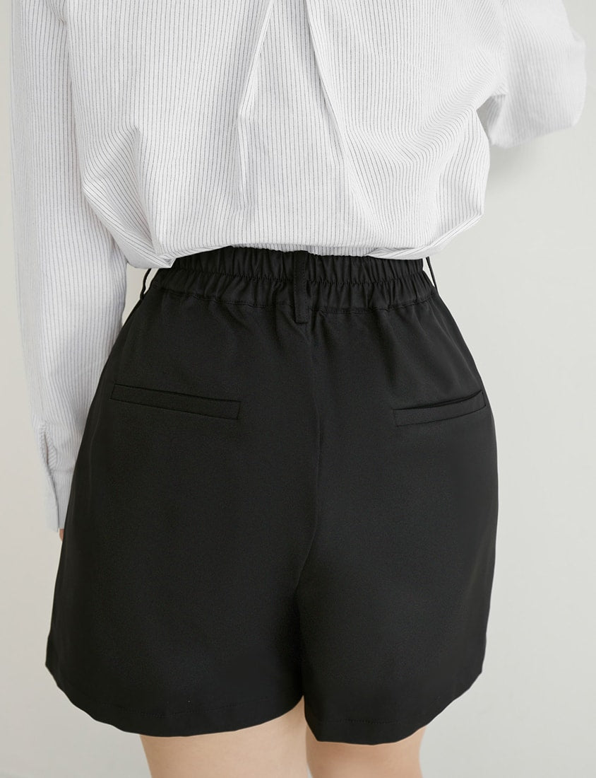 Utility Pockets Elastic Back Twill Plus Size Shorts