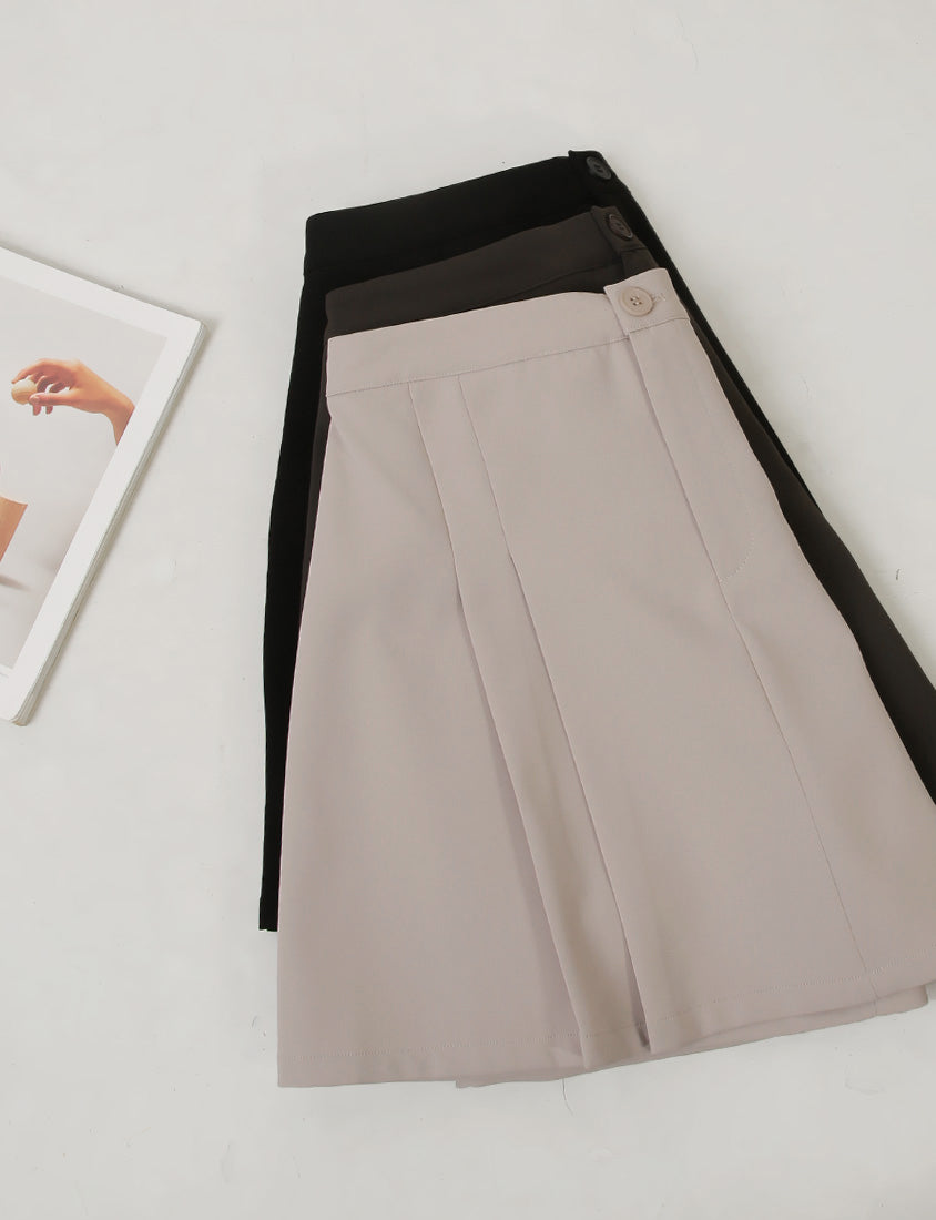 MISS. Wrinkle-Resistant Pleated Suit Plus Size Tailored Mini Skirt (With Shorts)
