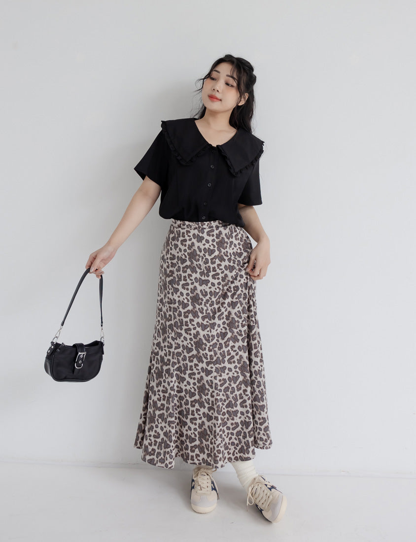 Playful Large Ruffle Collar Plus Size Short Sleeve Top