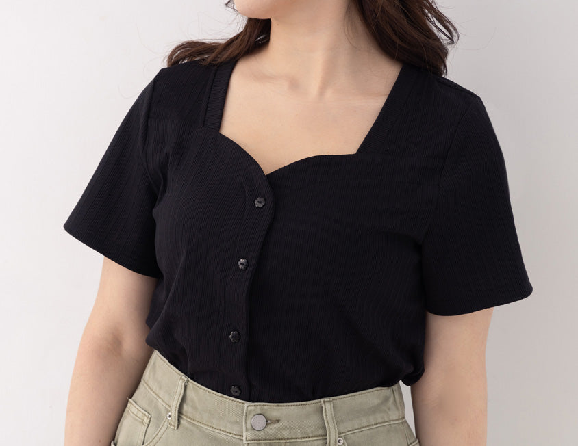 Multicolor Heart Collar Floral Button Plus Size Ribbed Top