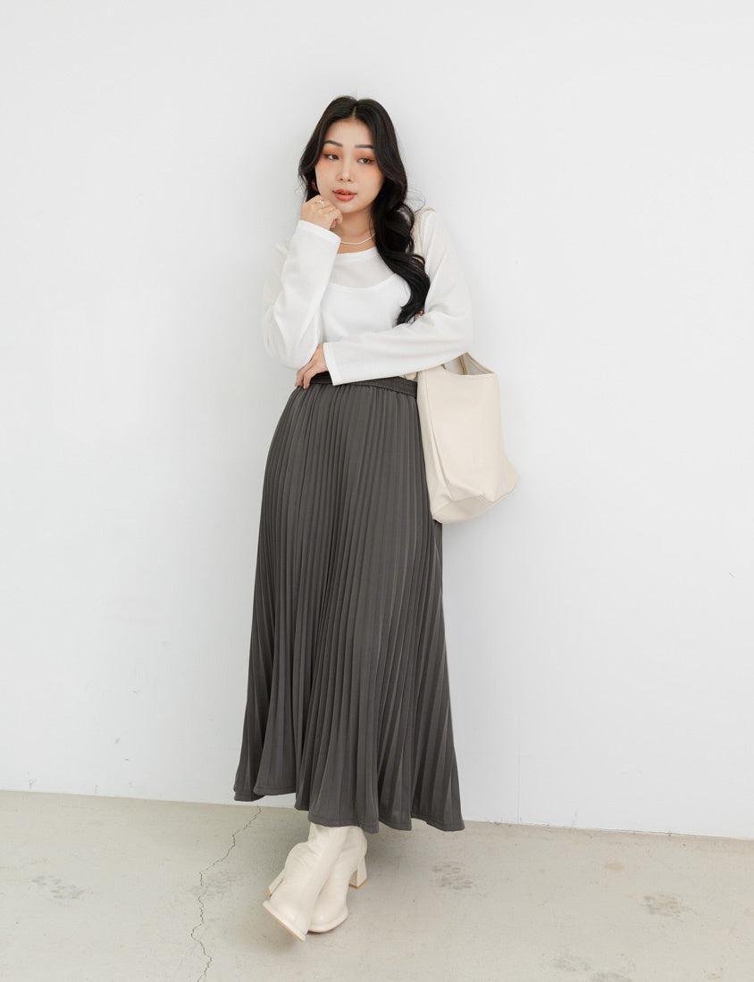 MISS. Fairy Pleated Elastic Waist Plus Size Maxi Skirt