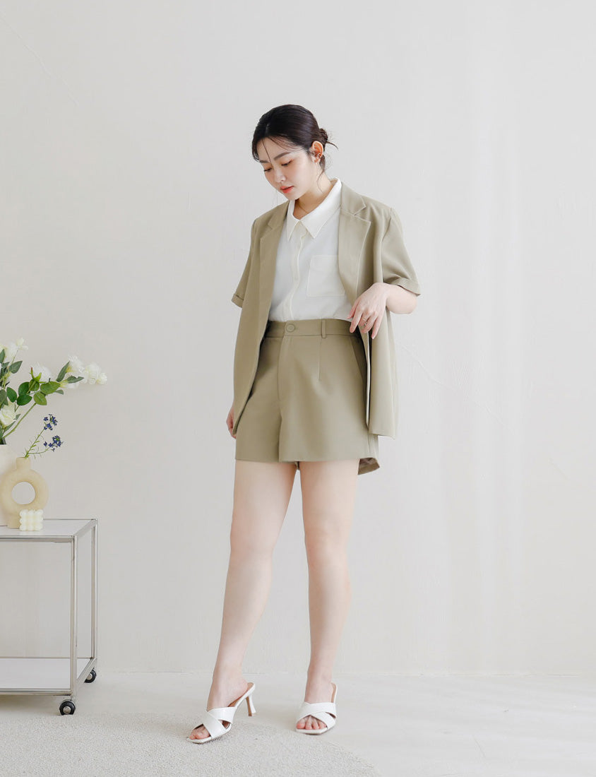 MISS. Elegant Back Elastic Waist Plus Size Tailored Shorts