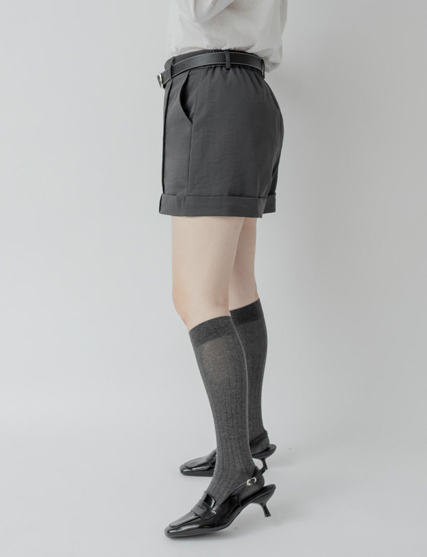 Elastic Back Waist Structured Cuffed Plus Size Shorts (With Belt)