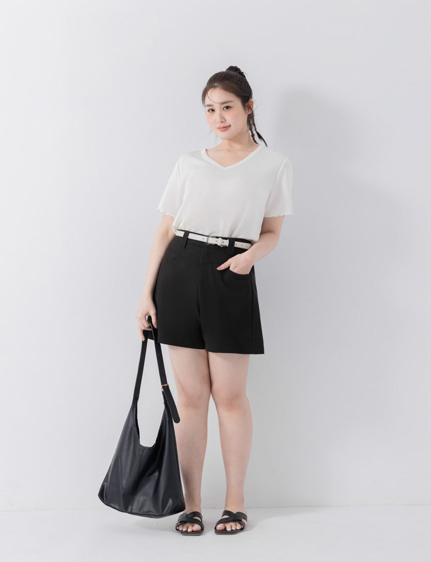 Tailored Seam Slim Fit Plus Size Shorts