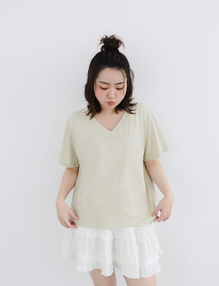 Cooling V-Neck Side Slit Plus Size Graphic Tee