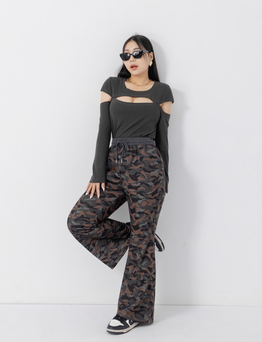 MUA! Cut-Out Plus Size Ribbed Top