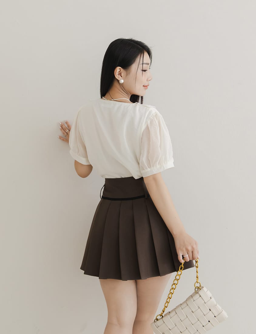 MISS. Romantic Contrast Pearl Buttons Ruffle Plus Size Blouse