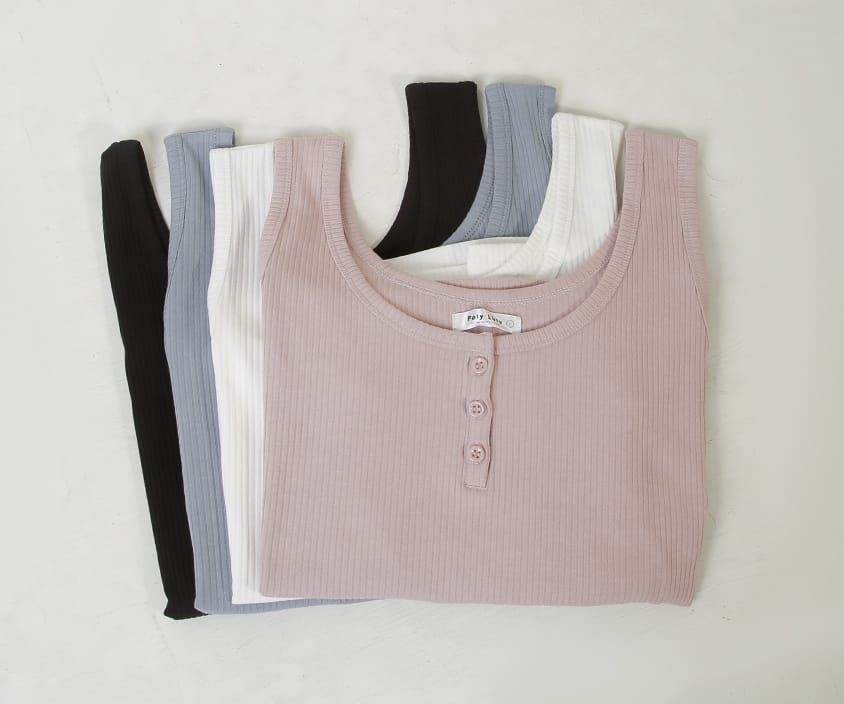 Basic U-Neck Ribbed Button Plus Size Tank Top