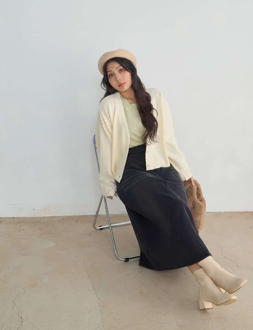 Classic V-Neck Multicolor Cropped Plus Size Knit Cardigan