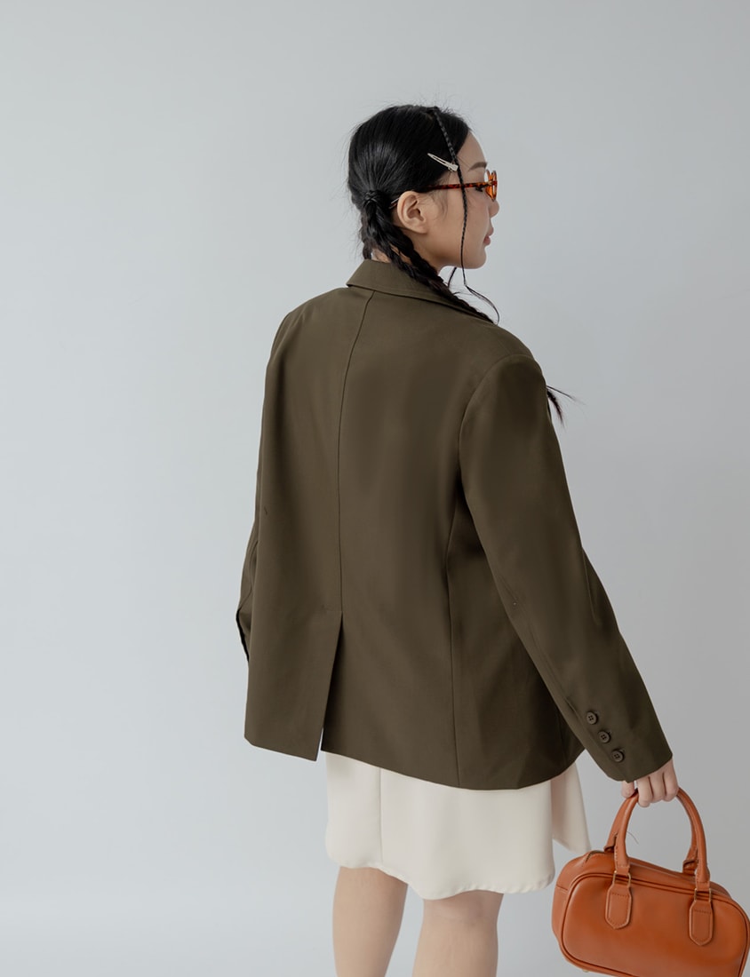 Minimal Versatile Plus Size Tailored Blazer