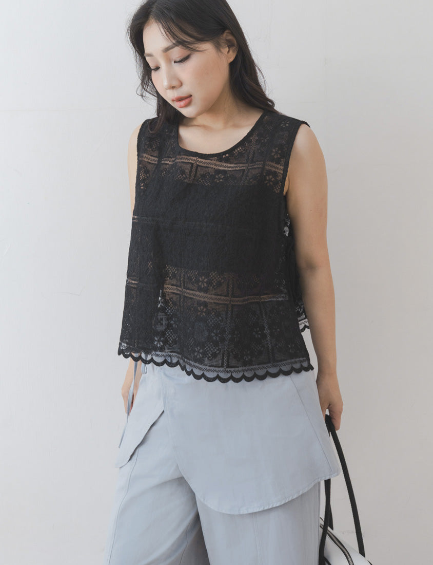 Crochet Lace Side-Tie Crew Neck Plus Size Tank Top