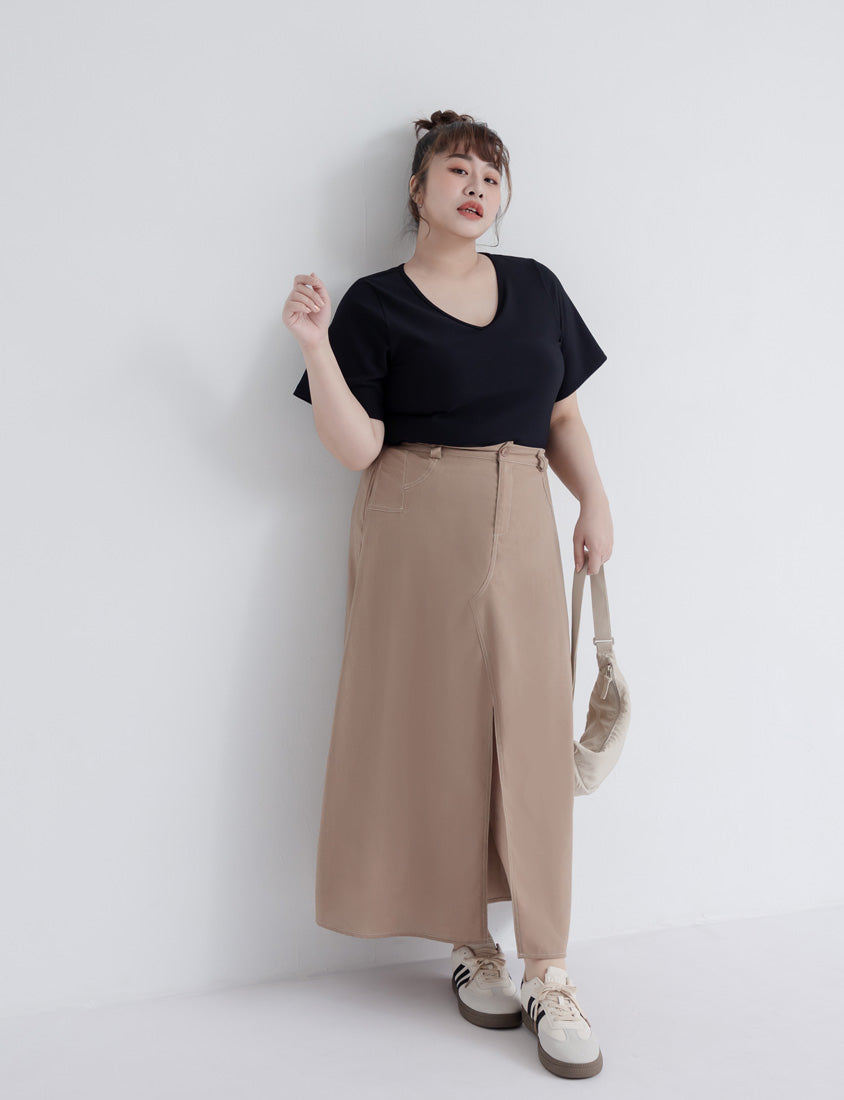 Pobra. Airy Ribbed V-Neck Short Sleeve Plus Size Bratop