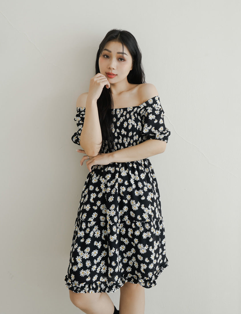 Daisy Print Square Neck Smocked Puff Sleeve Plus Size Mini Dress