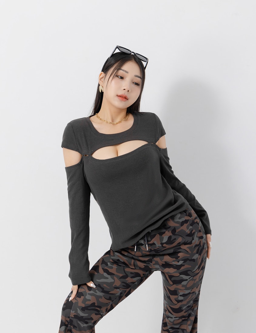 MUA! Cut-Out Plus Size Ribbed Top