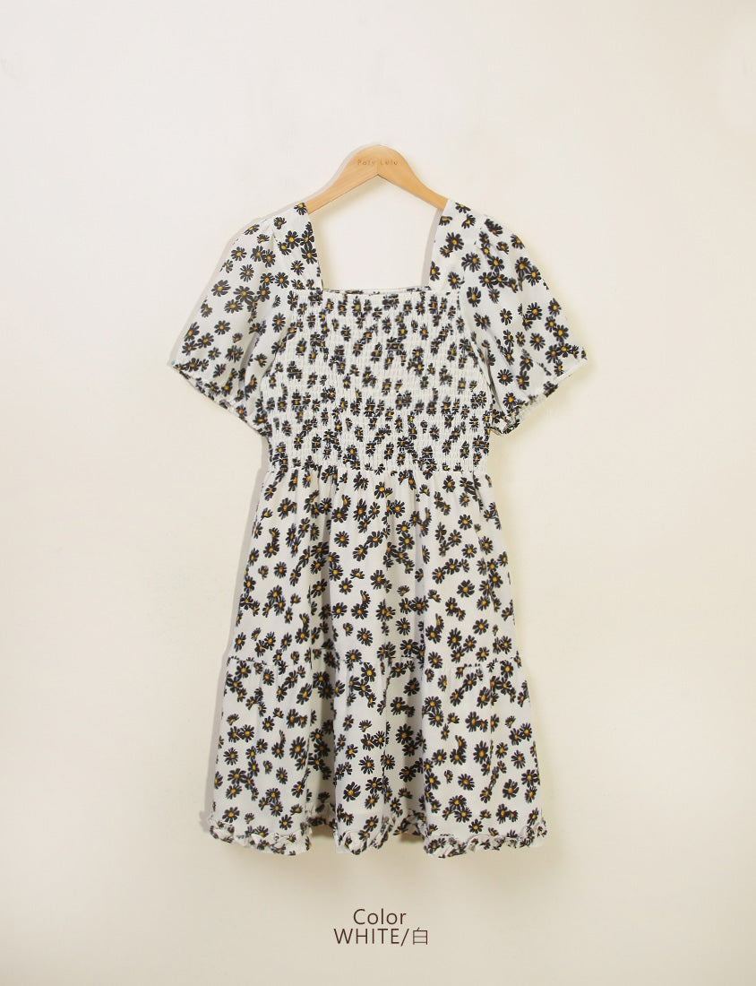 Daisy Print Square Neck Smocked Puff Sleeve Plus Size Mini Dress