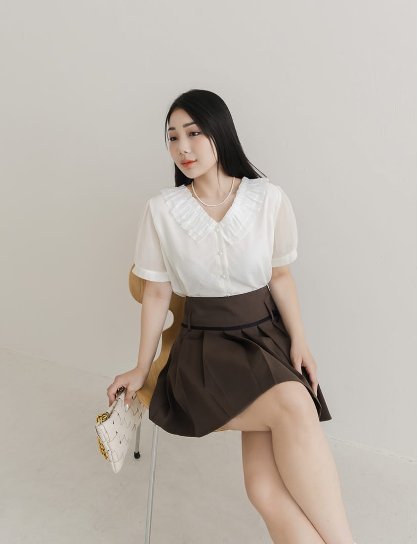 MISS. Romantic Contrast Pearl Buttons Ruffle Plus Size Blouse