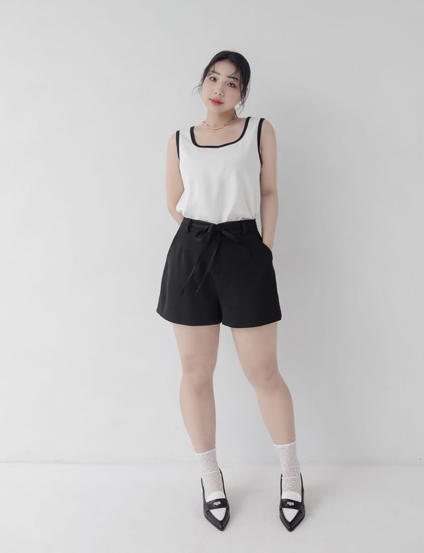 MISS. Basic Contrast Piped Plus Size Square Neck Tank Top