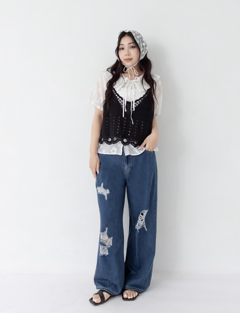 Two-Piece Floral Collar Tie Plus Size Shirt (with Camisole)