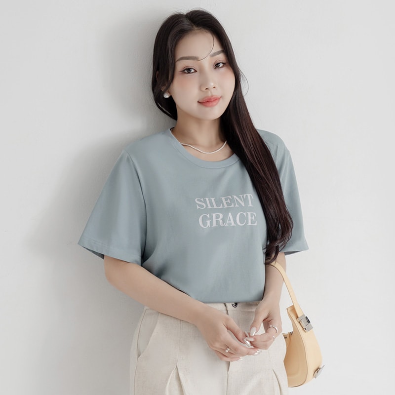 MISS. Basic Graphic Print Plus Size Short Sleeve Tee