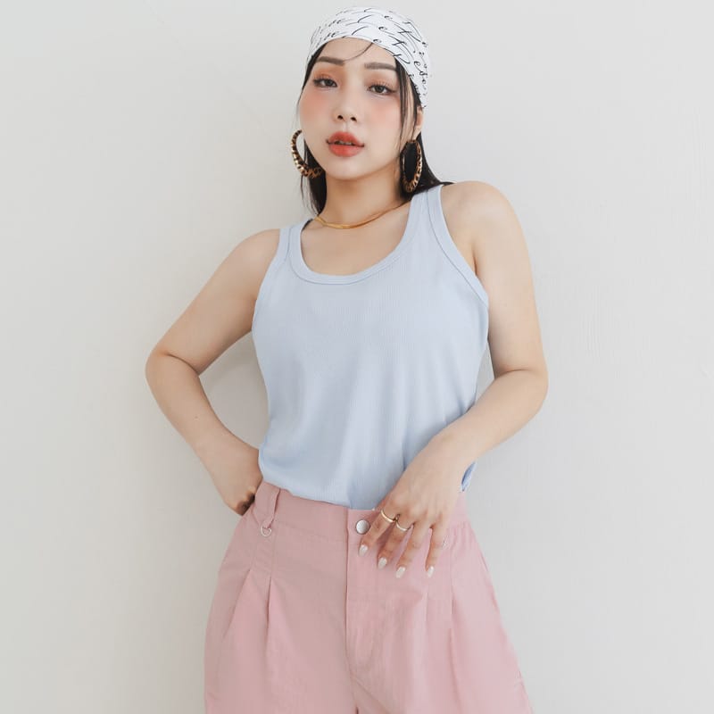 MUA! Summer Essential U-Neck Cut Out Plus Size Tank