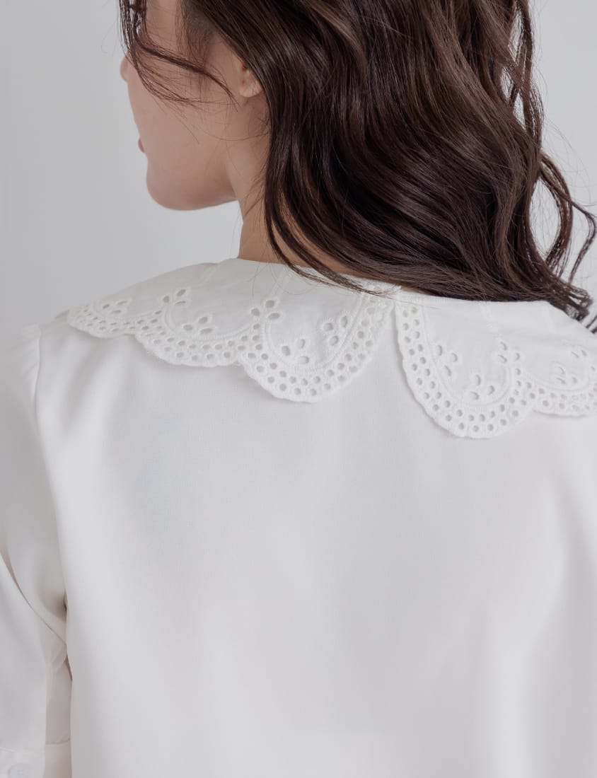 Sweet Lace Collar Puff Sleeve Plus Size Blouse