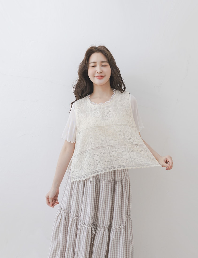Crochet Lace Side-Tie Crew Neck Plus Size Tank Top