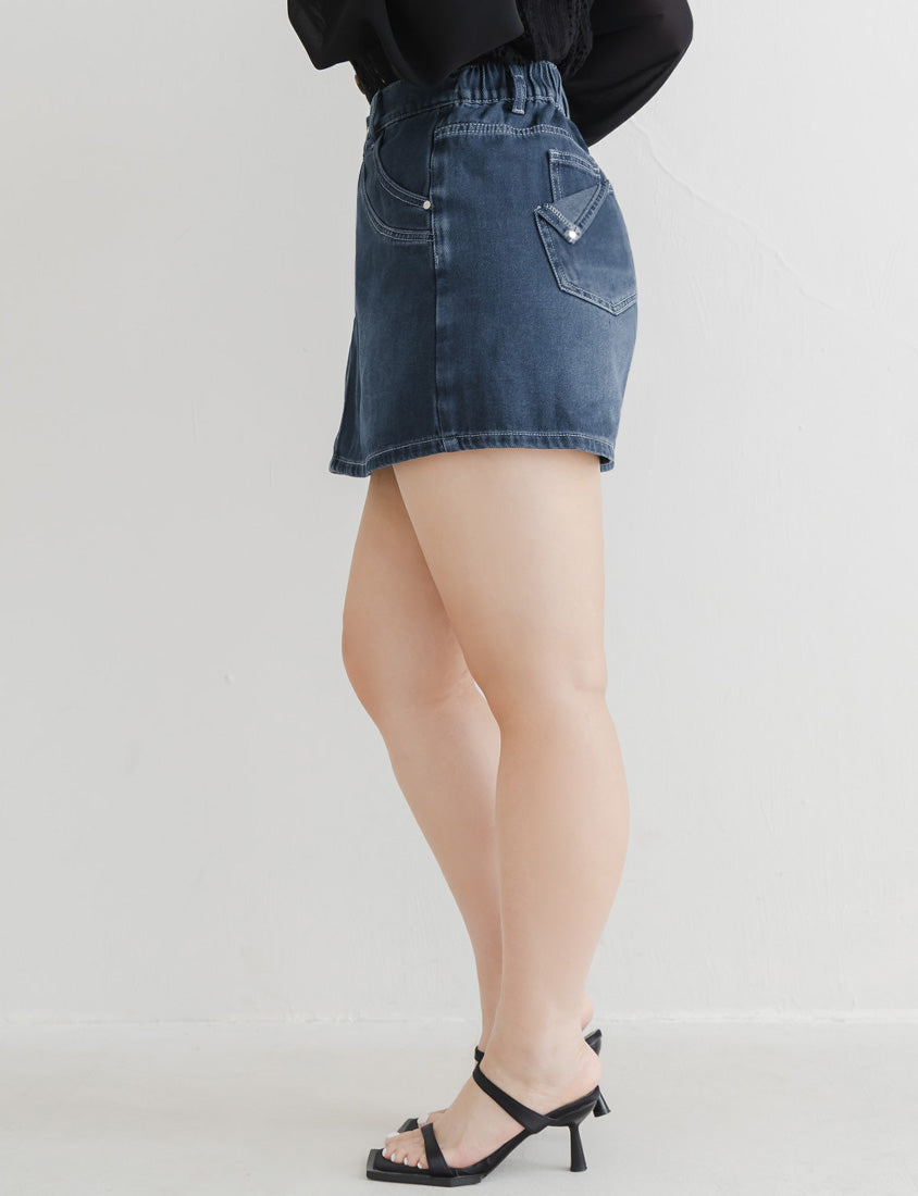 Curved Stitch A-Line Plus Size Skort