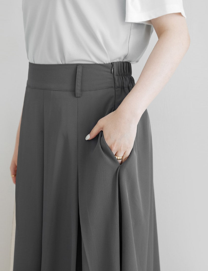 MISS. Elegant Wide Pleated Elastic Back Waist Plus Size Maxi Skirt