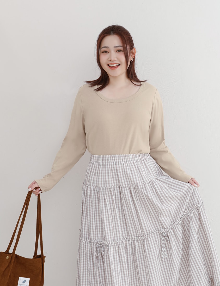 U-Neck Slim Fit Plus Size Long Sleeve Tee