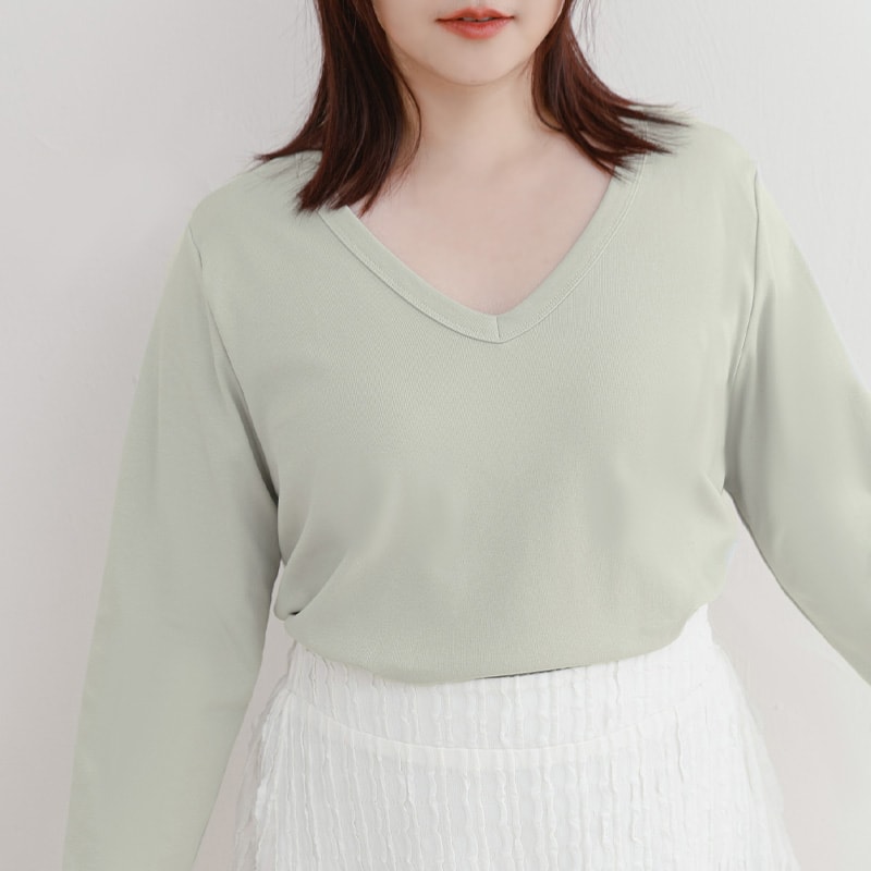 V-Neck Slim Fit Plus Size Long Sleeve Tee