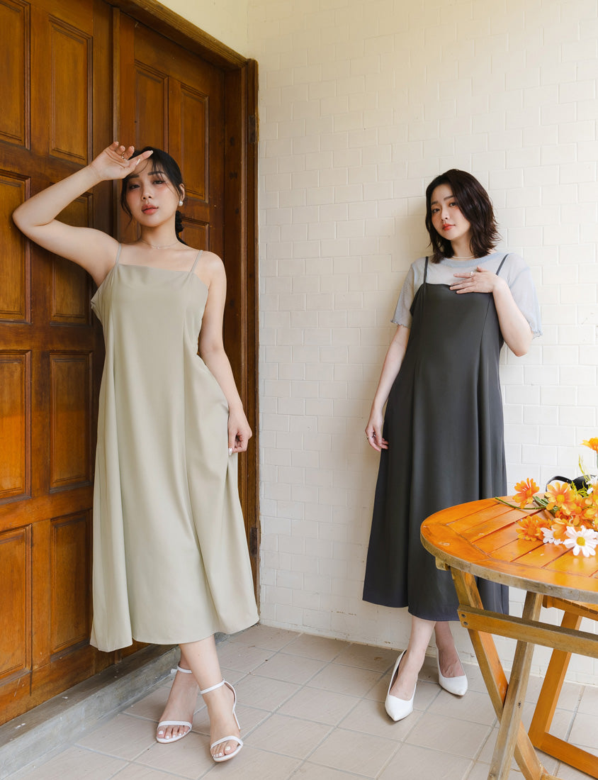 Wrinkle-Resistant Front Slit Adjustable Strap Plus Size Maxi Dress