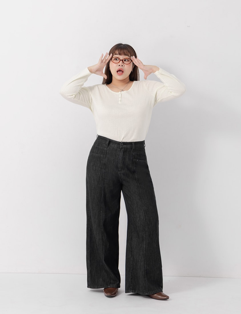 Jacquard Ribbed Button-Front Plus Size Crewneck Top