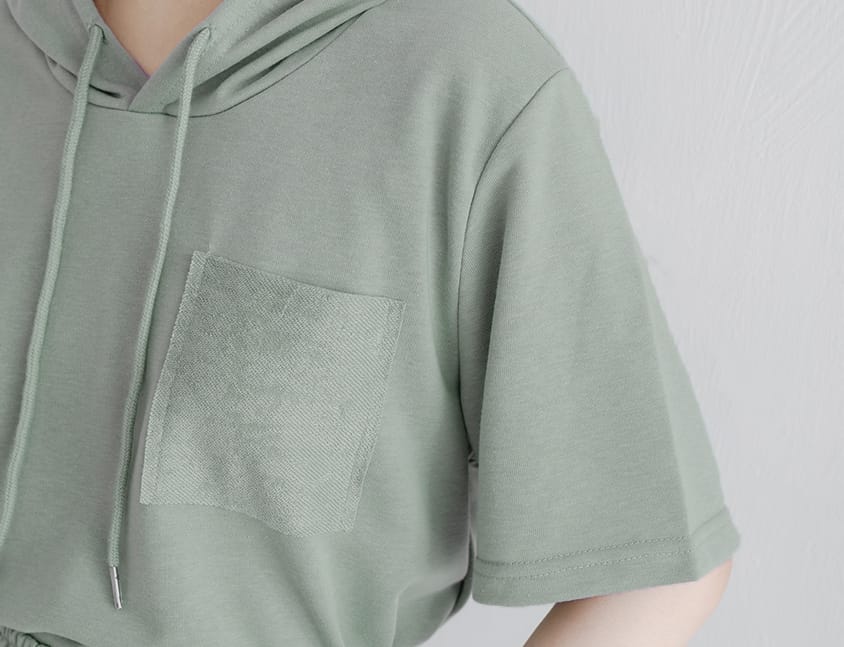 Reverse Square Pocket Plus Size Hooded Top