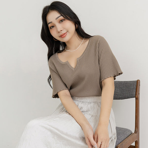 MISS. Essential Wavy Edge Plus Size Knit Top